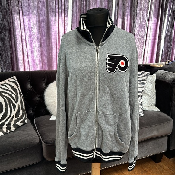 Philadelphia Flyers Grey Mitchell & Ness French Terry Vintage Sweatshirt. - Picture 3 of 6